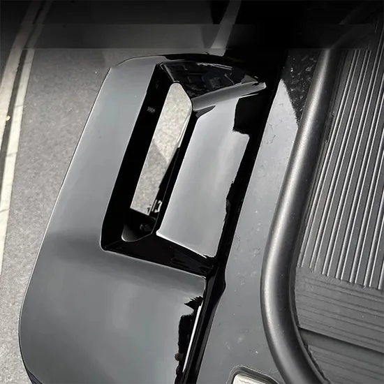 Amostra de acessório automotivo de personalização para Ford Focus RS estilo spoiler traseiro hatchback 2012